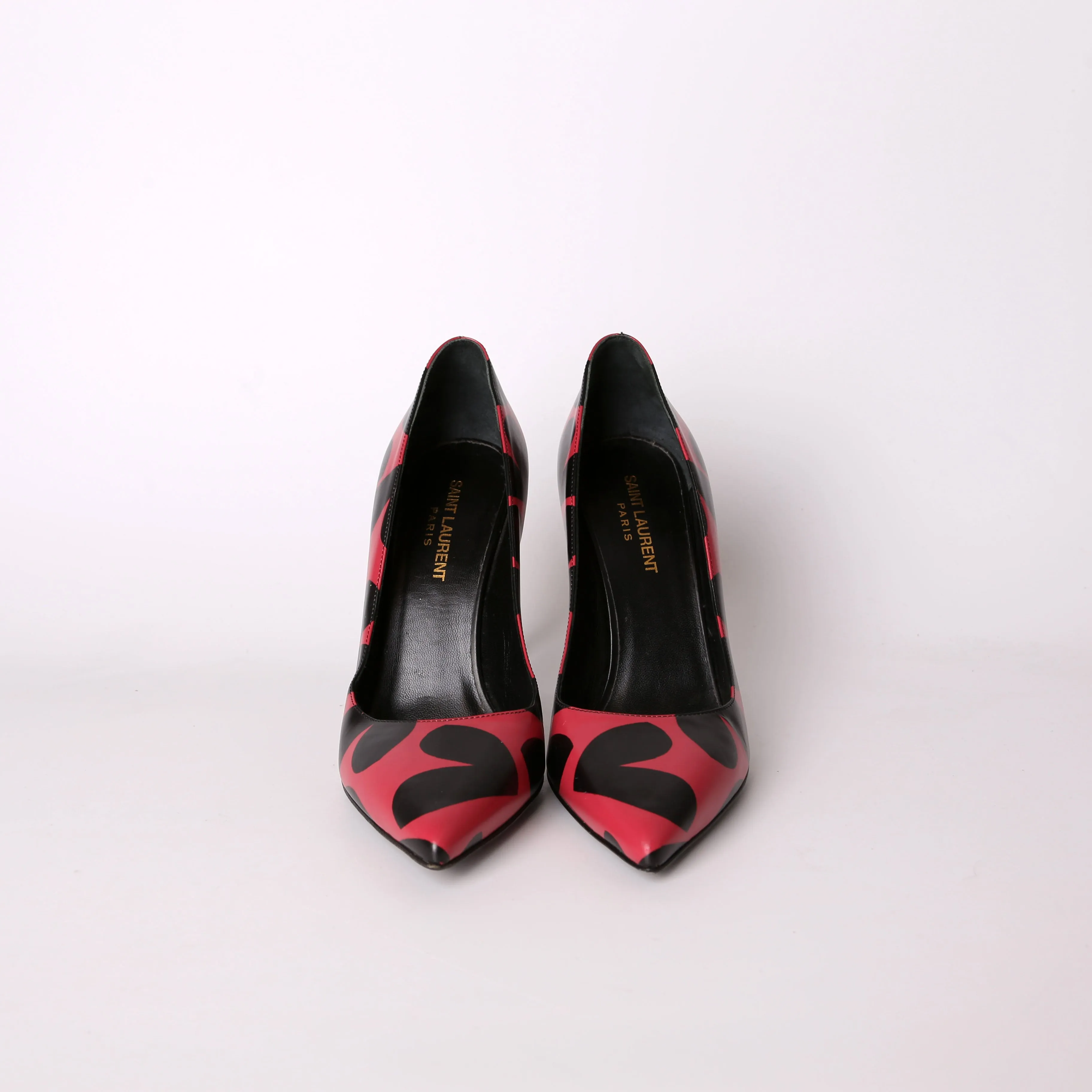 Big Hearts Paris Pointed Toe Pumps Size 39