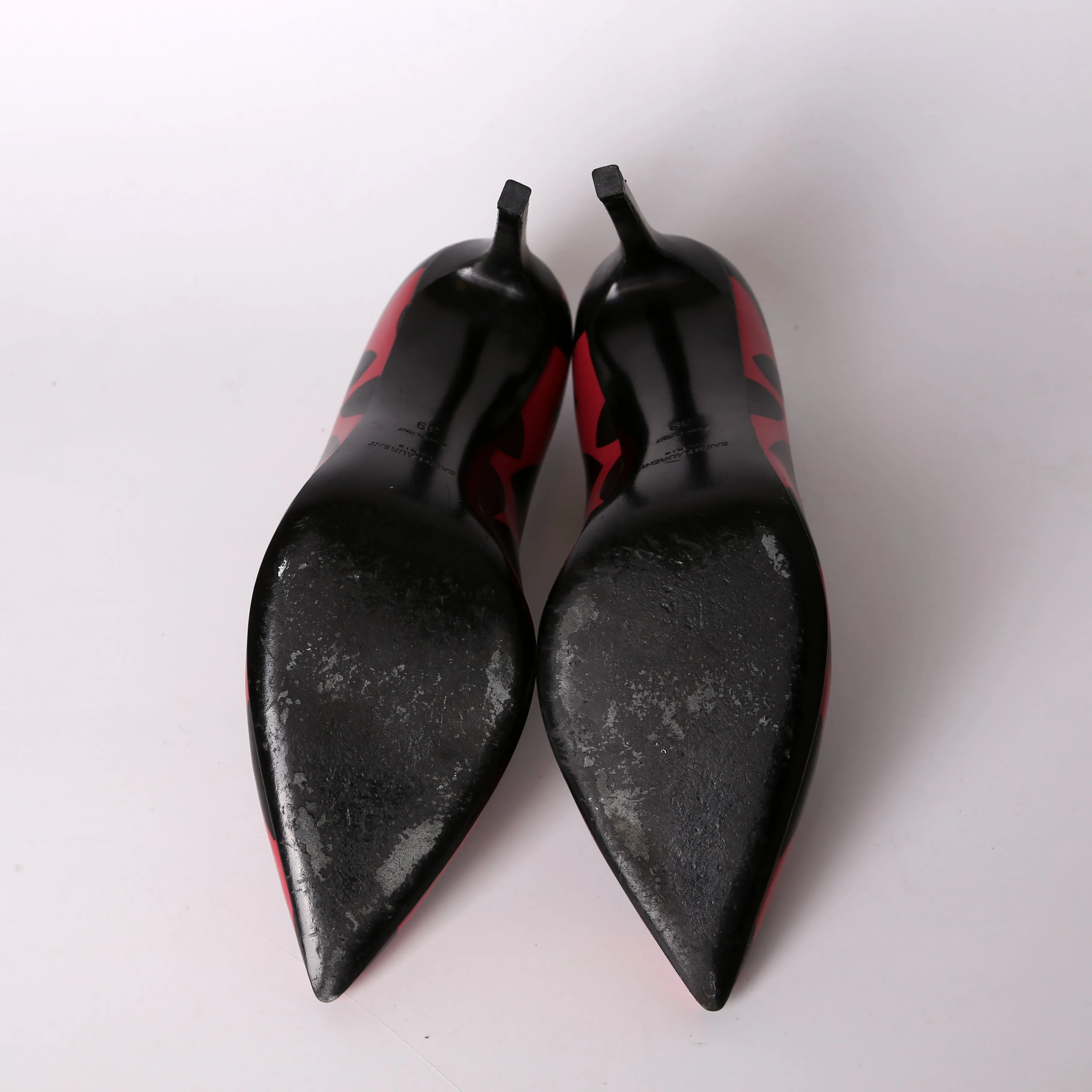Big Hearts Paris Pointed Toe Pumps Size 39