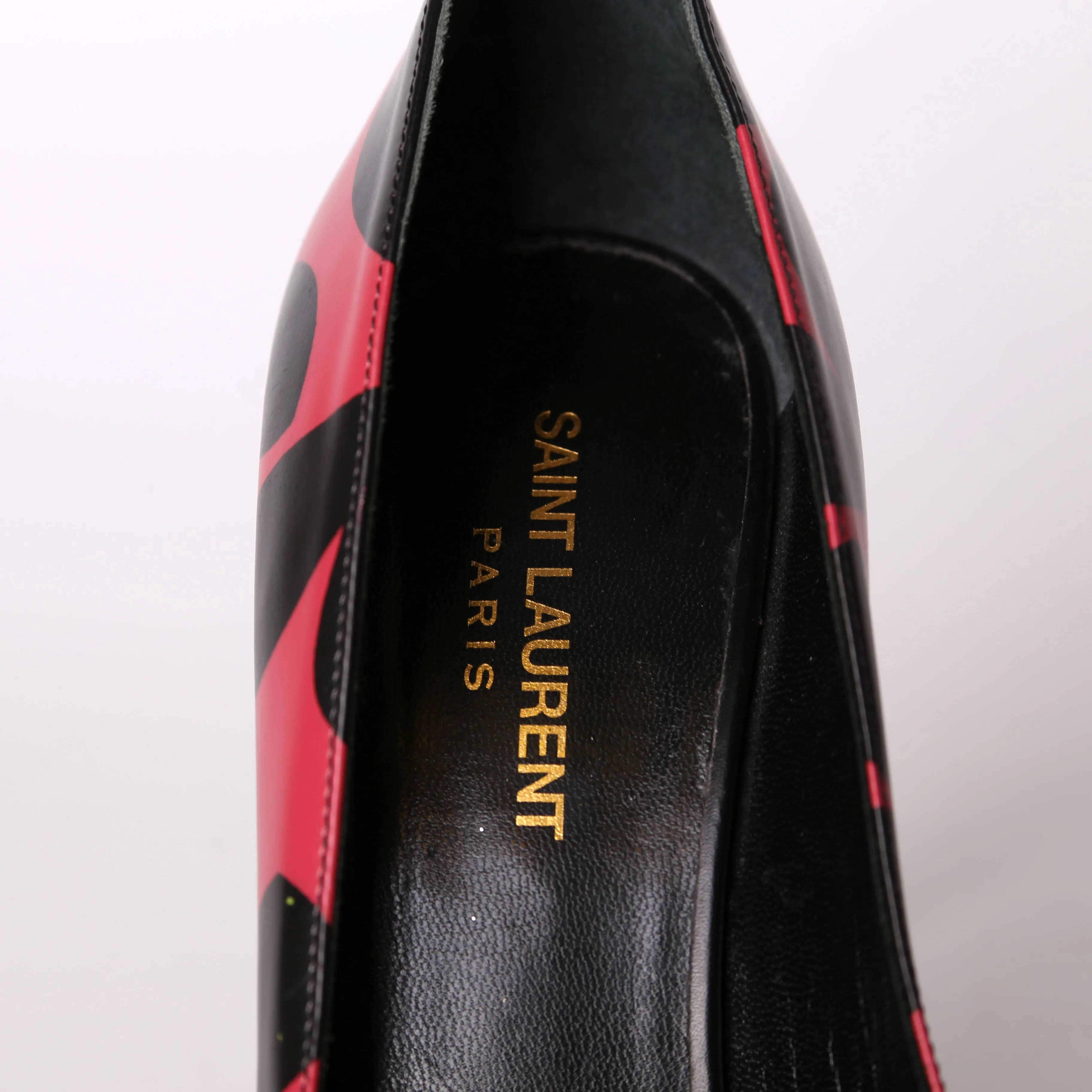 Big Hearts Paris Pointed Toe Pumps Size 39