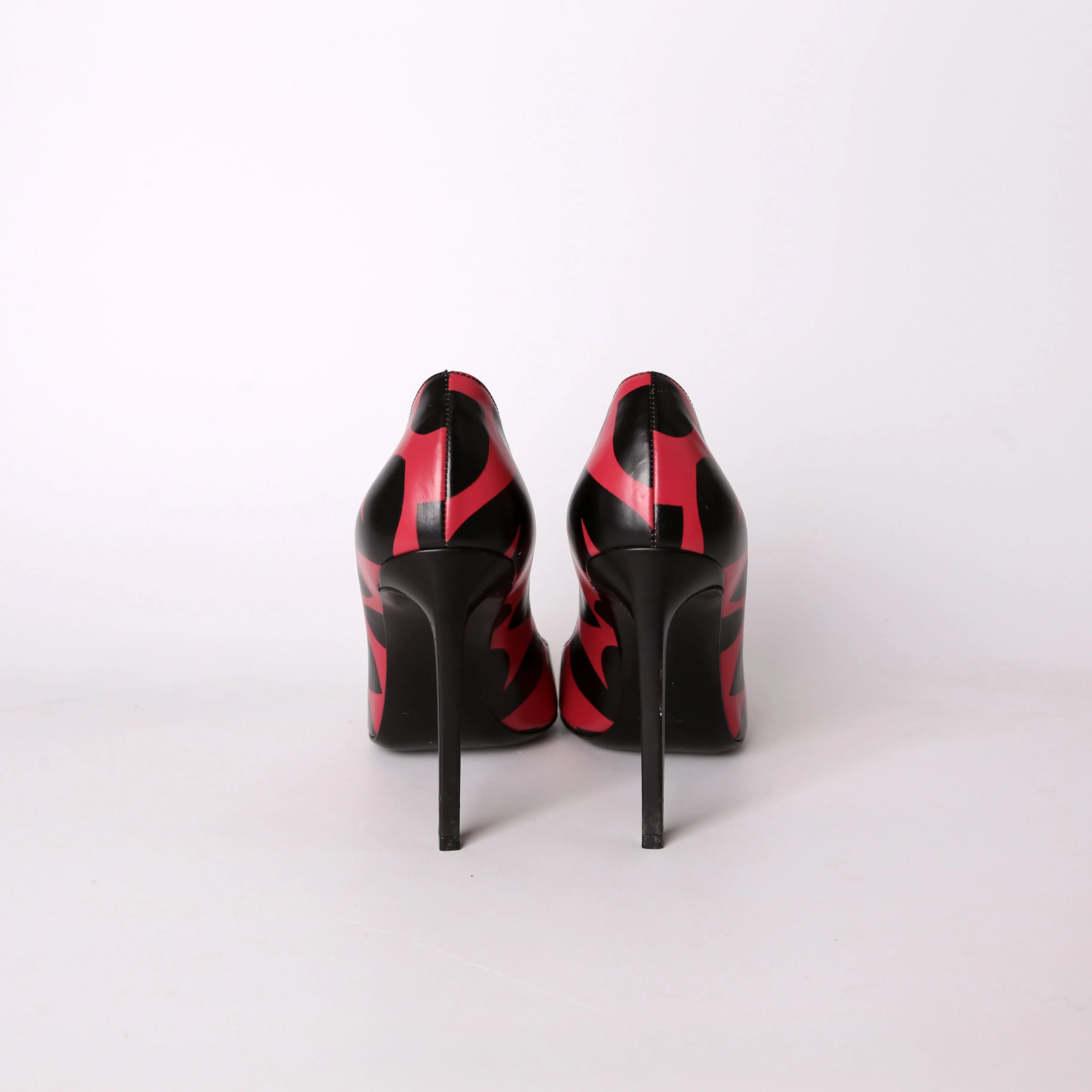 Big Hearts Paris Pointed Toe Pumps Size 39