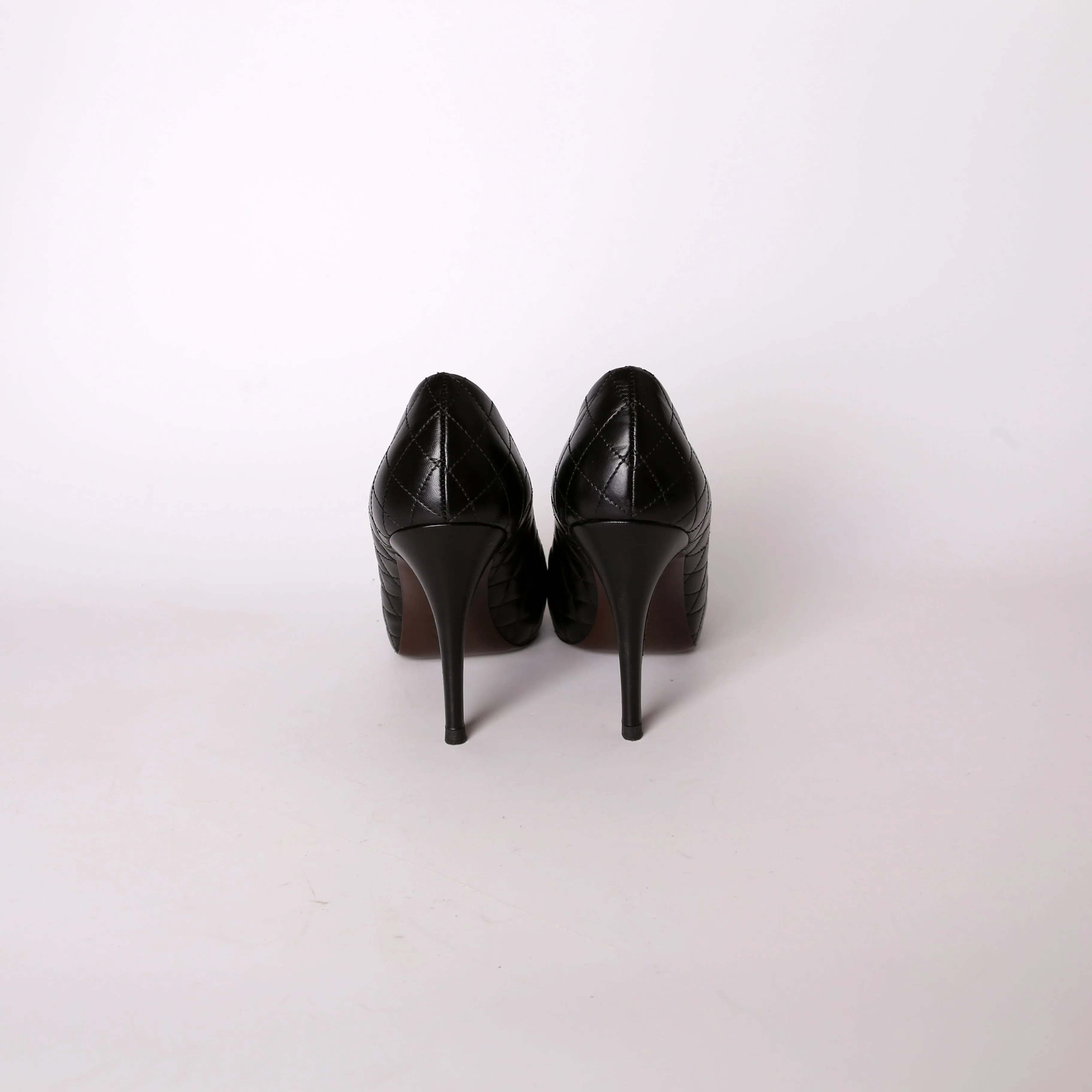 CC Cap Toe Leather Pumps Size 38.5