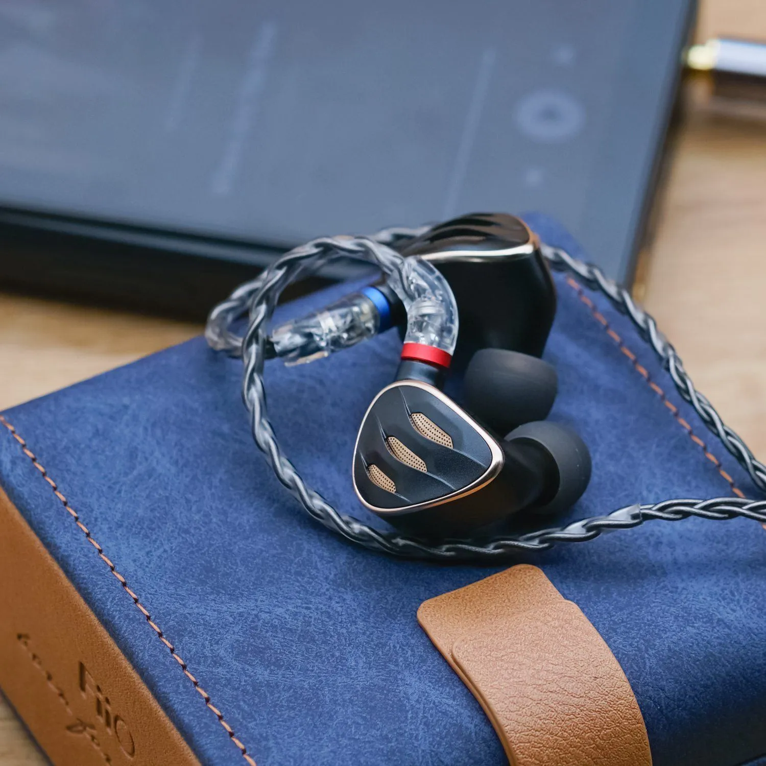 FiiO FH5s Pro 2BA   2DD Beryllium-Plated In Ear Monitors