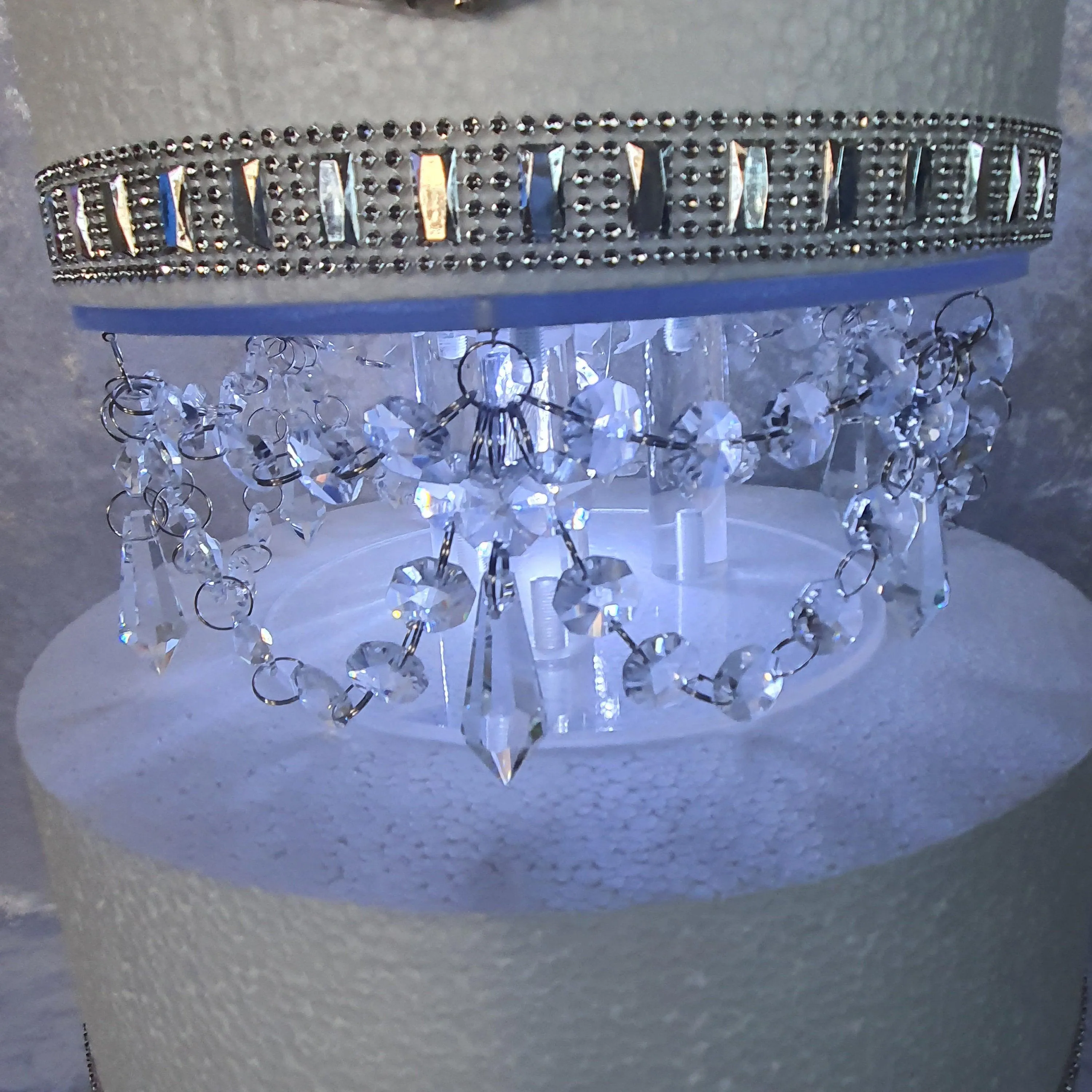 Glass slipper cake divider plus 2 crystal dividers - set of 3 pieces 8" 10" 12" with LED lights. by Crystal wedding uk