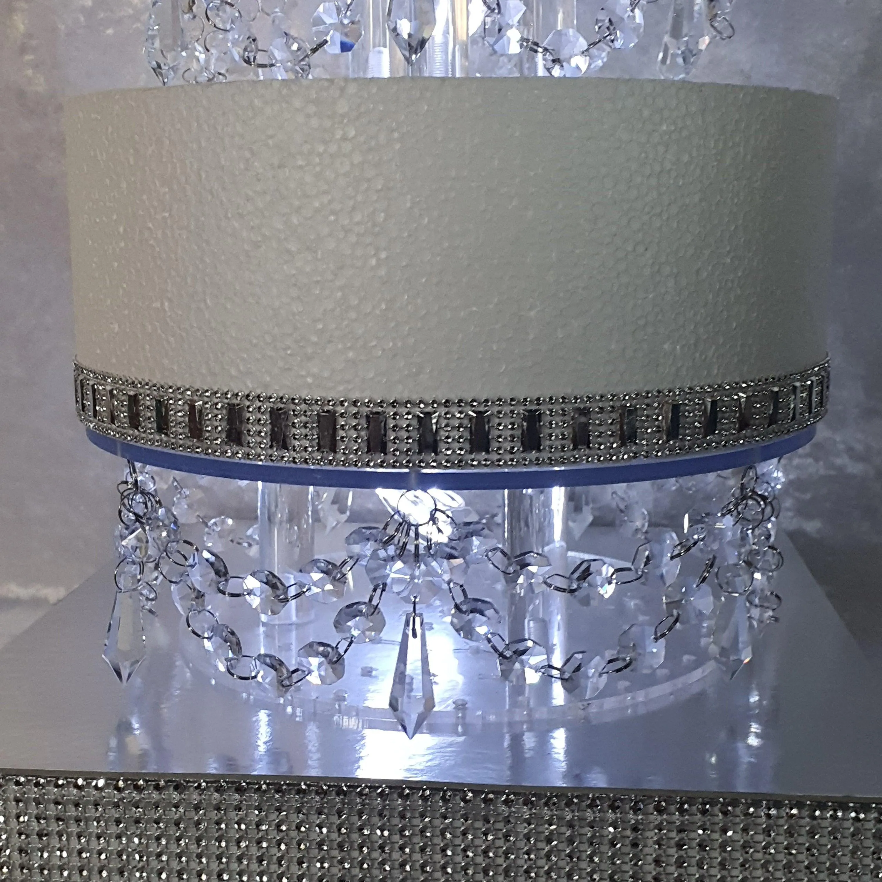 Glass slipper cake divider plus 2 crystal dividers - set of 3 pieces 8" 10" 12" with LED lights. by Crystal wedding uk