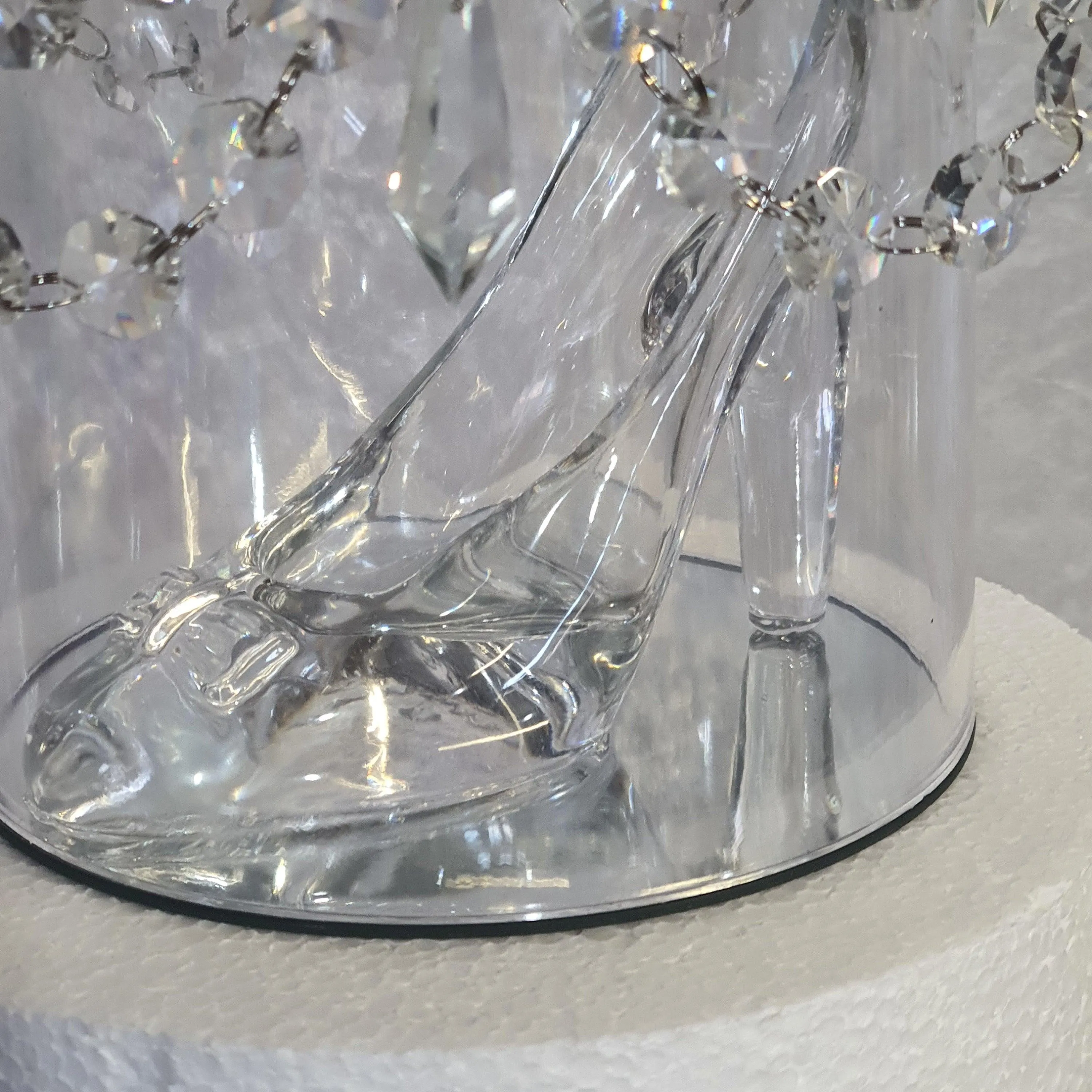 Glass slipper cake divider plus 2 crystal dividers - set of 3 pieces 8" 10" 12" with LED lights. by Crystal wedding uk