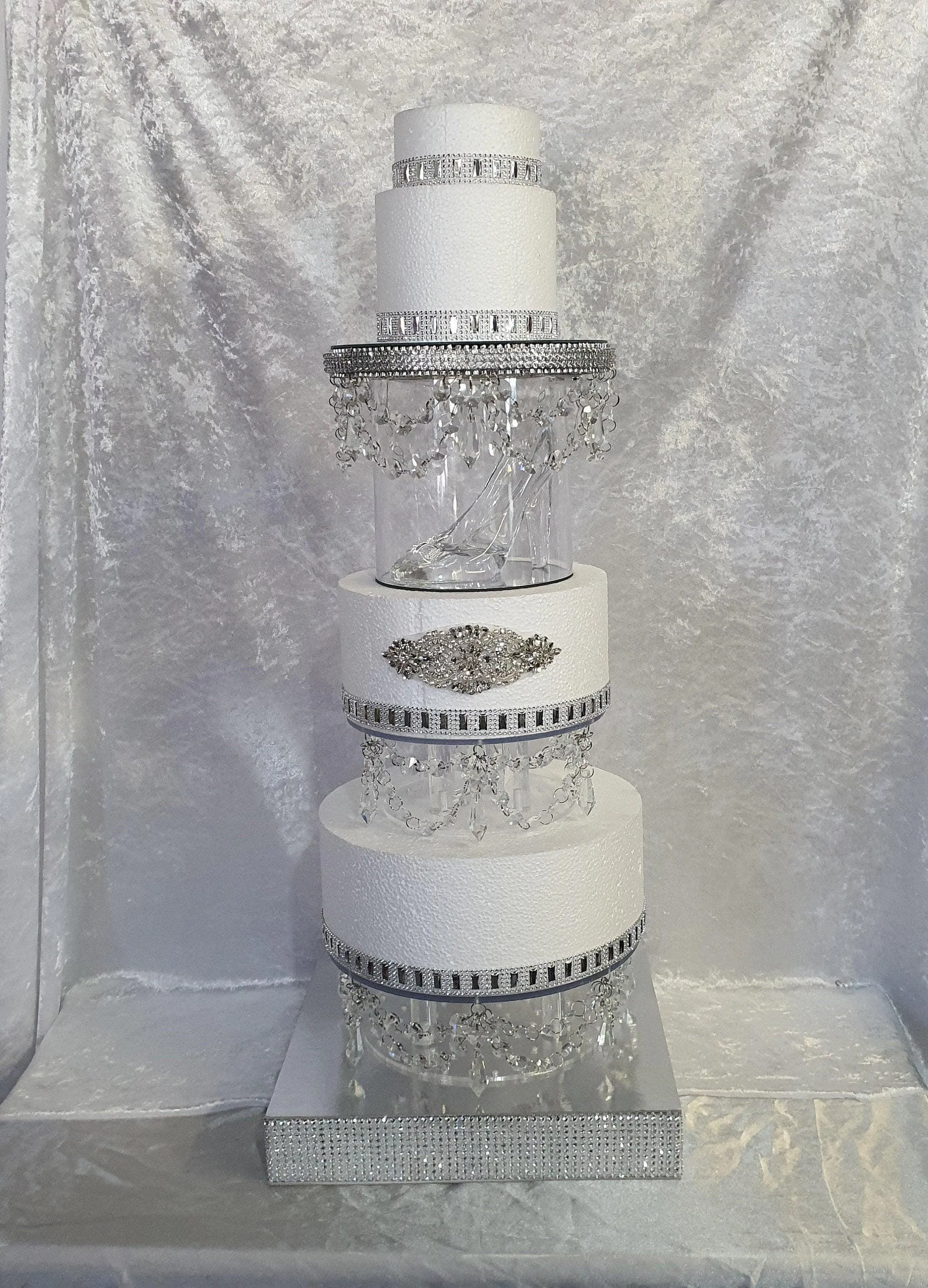 Glass slipper cake divider plus 2 crystal dividers - set of 3 pieces 8" 10" 12" with LED lights. by Crystal wedding uk