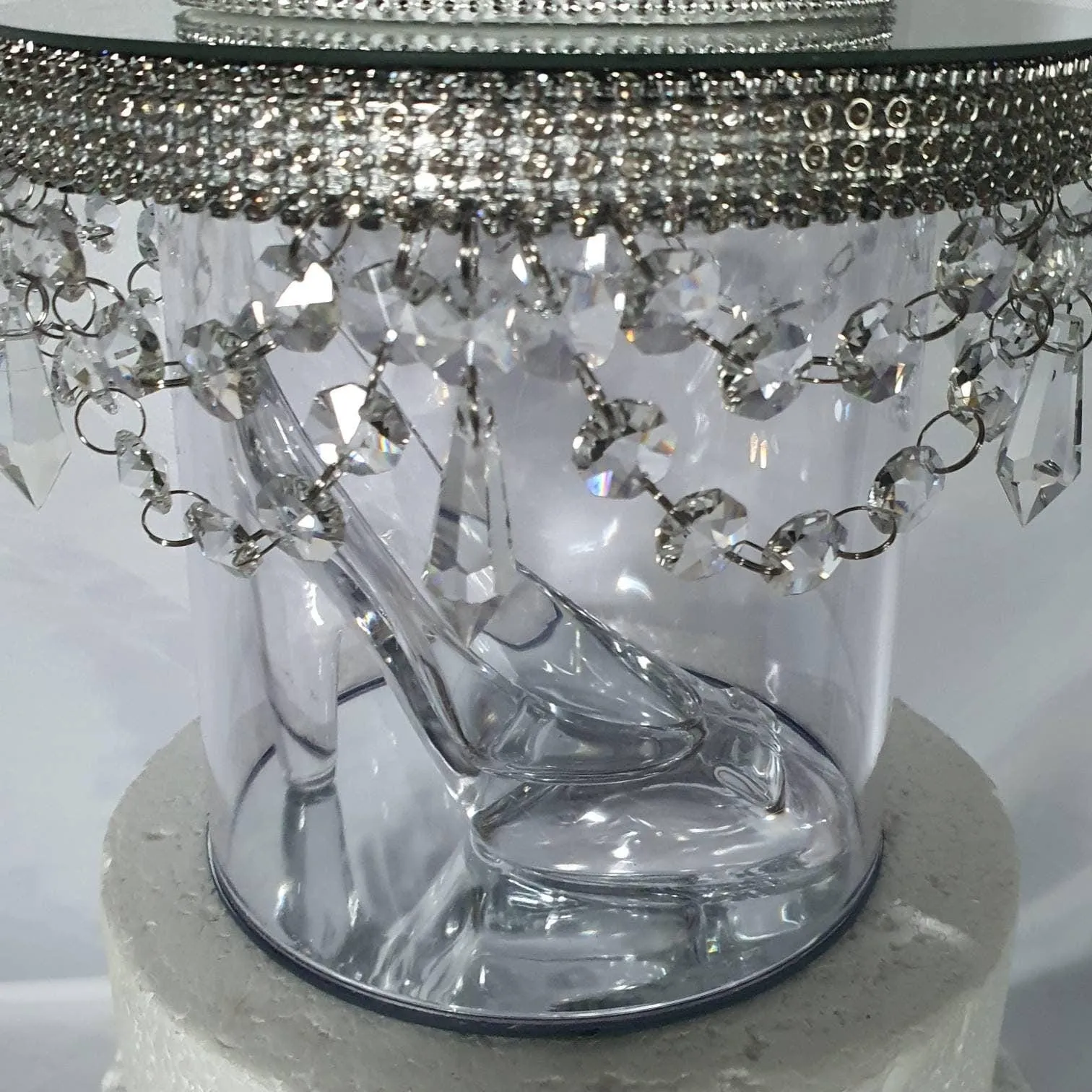 Glass slipper cake separator, glass shoe, LED wedding cake divider chandelier shoe cake stand by Crystal wedding uk