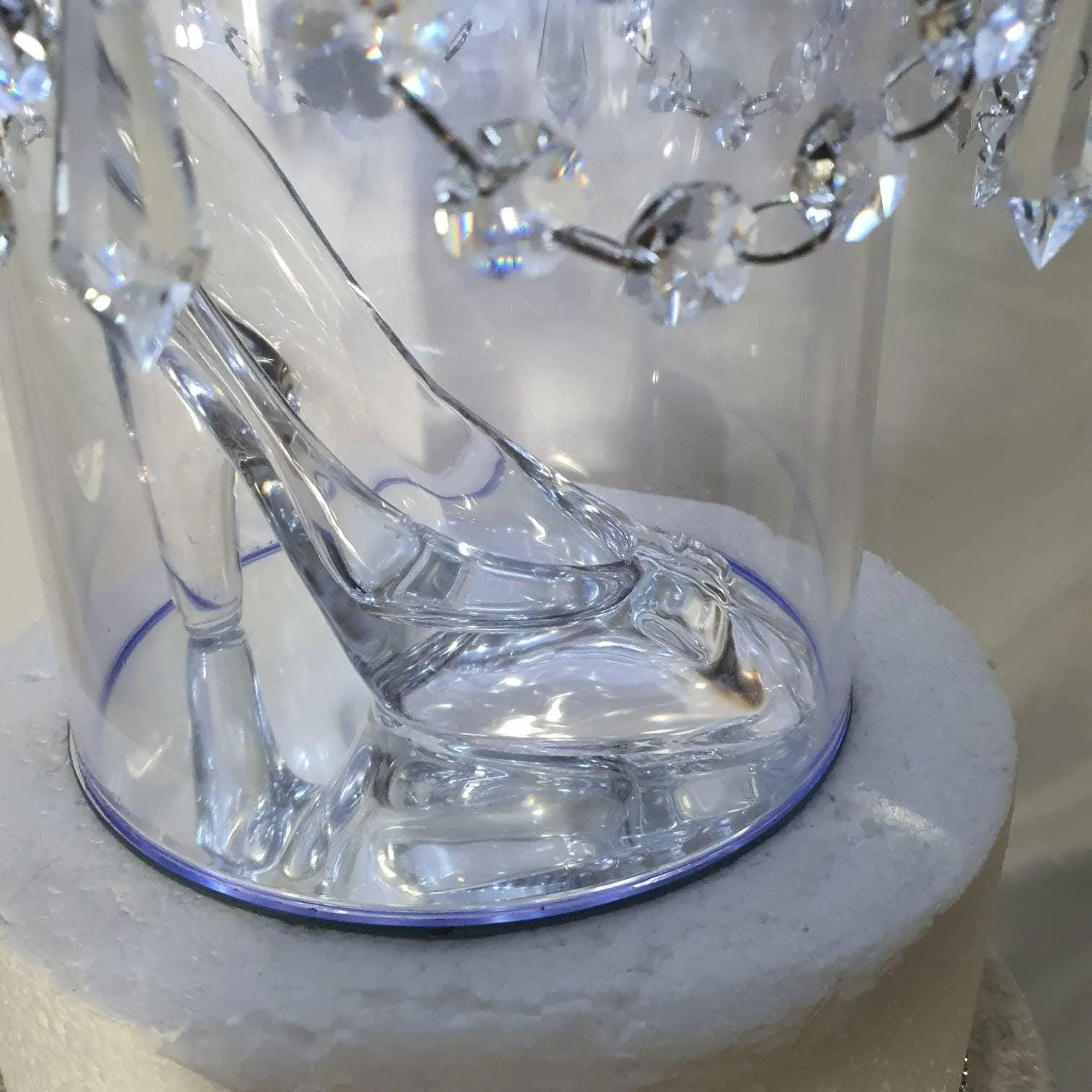 Glass slipper cake separator, glass shoe, LED wedding cake divider chandelier shoe cake stand by Crystal wedding uk