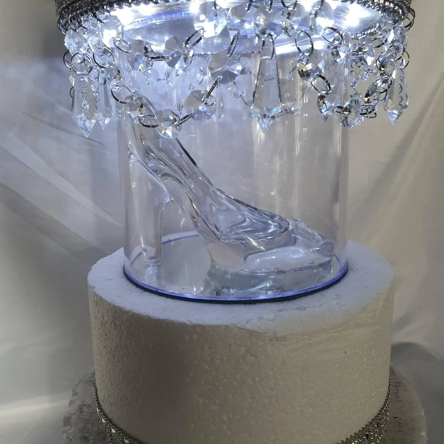 Glass slipper cake separator, glass shoe, LED wedding cake divider chandelier shoe cake stand by Crystal wedding uk