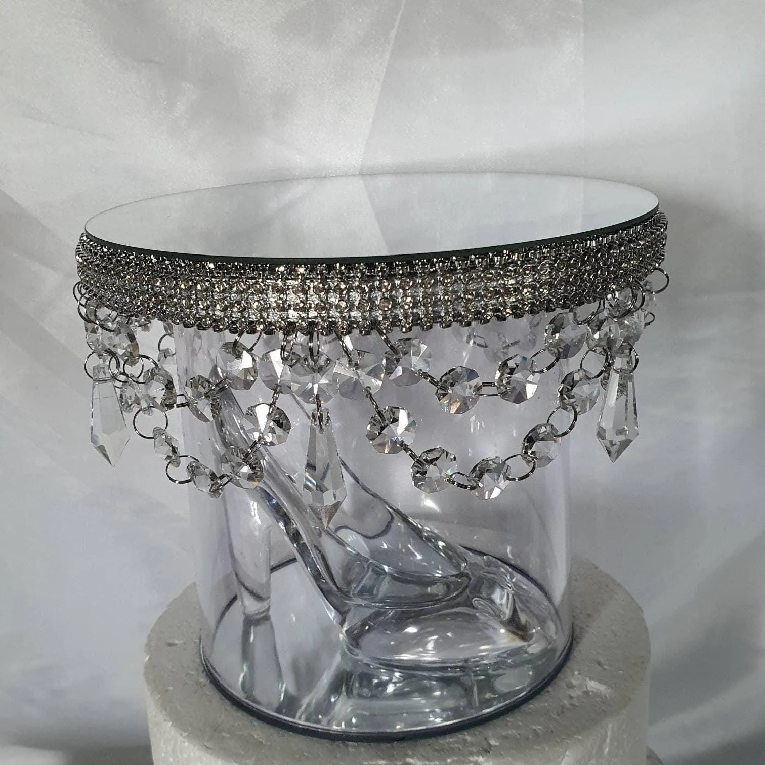 Glass slipper cake separator, glass shoe, LED wedding cake divider chandelier shoe cake stand by Crystal wedding uk
