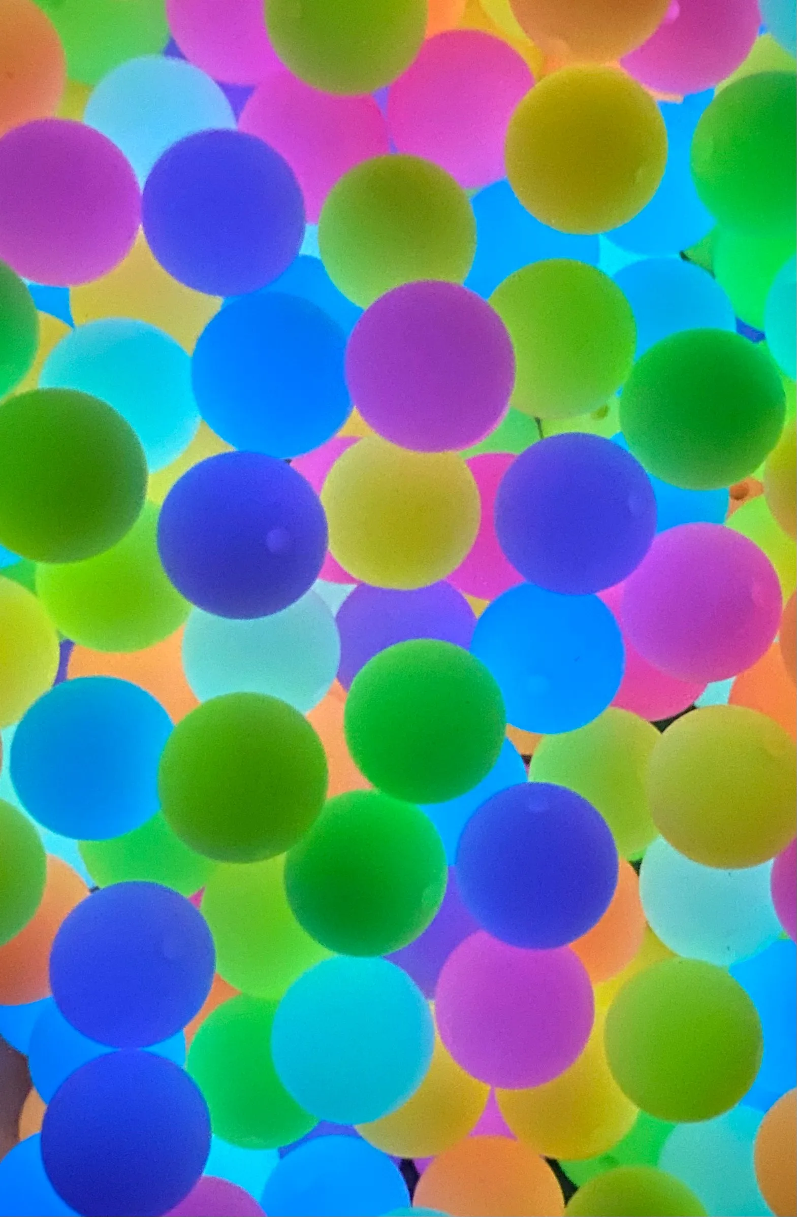 Neon Yellow Glow 15mm Round