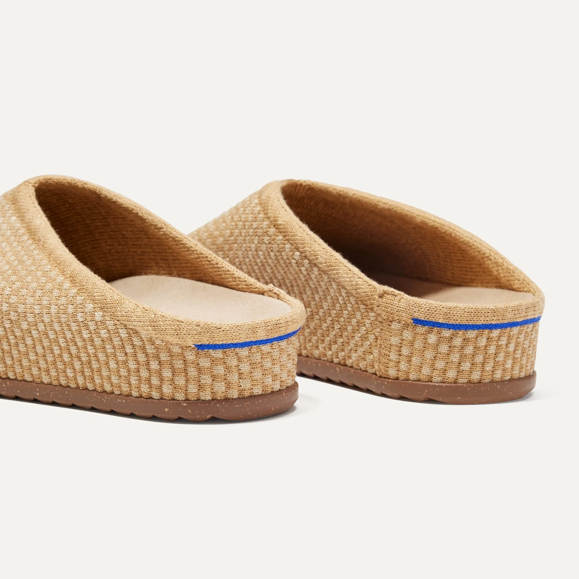 The Casual Clog - Flax